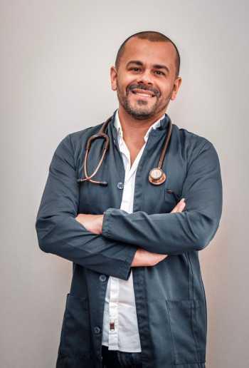 Dr. Andre Luiz Santana De Andrade