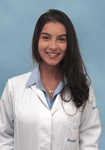 Dra. Lara Oliveira Freitas