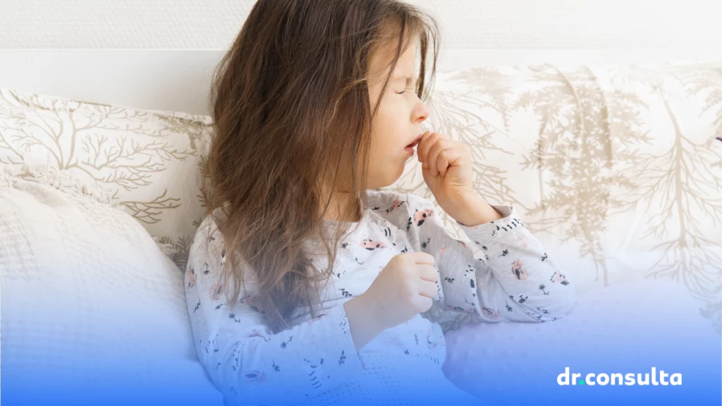 dr.consulta - menina de mais ou menos seis anos de idade tossindo e manifestando um dos sintomas dos tipos de pneumonia mais comuns, cuidados preventivos contra a pneumonia, tipos de pneumonia