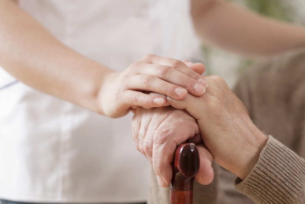 Quais são os primeiros sinais do Parkinson?