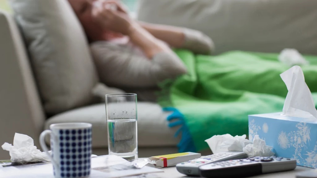 dr.consulta - mulher deitada com gripe, identificação das características do catarro, sintoma da gripe