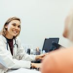 anamnese médica consulta paciente médico entrevista clínica