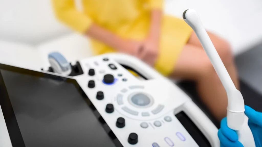 Ultrassom transvaginal dói? Como é feito e indicações