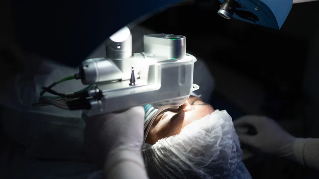 Como funciona a cirurgia de catarata e seus benefícios
