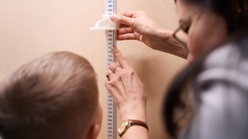 Como o hormônio do crescimento atua no organismo