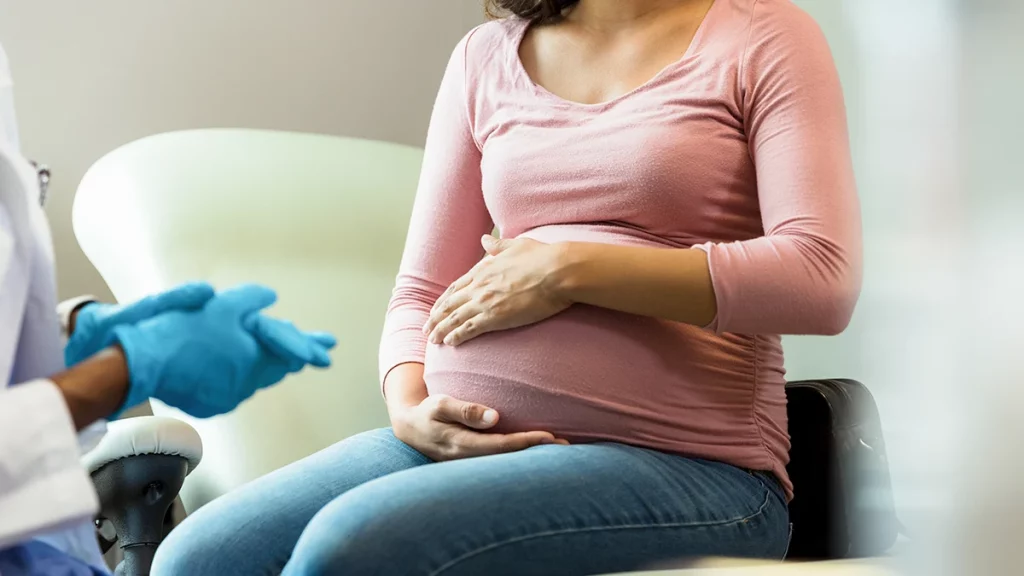 dr.consulta - gestante com as mãos na barriga, gravidez