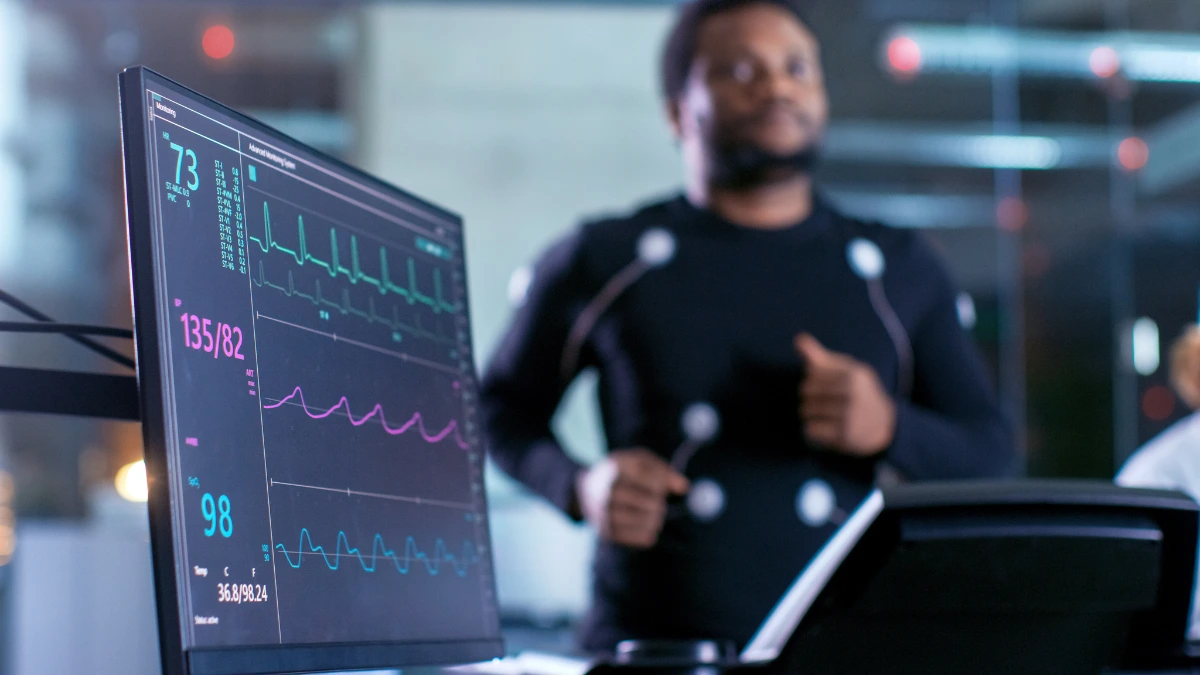dr.consulta - Na imagem, homem realiza exame do coração para prevenir miocardiopatias.