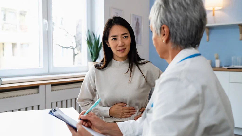 dr.consulta - Gestante tirando dúvidas com o ginecologista sobre beta hCG quantitativo
