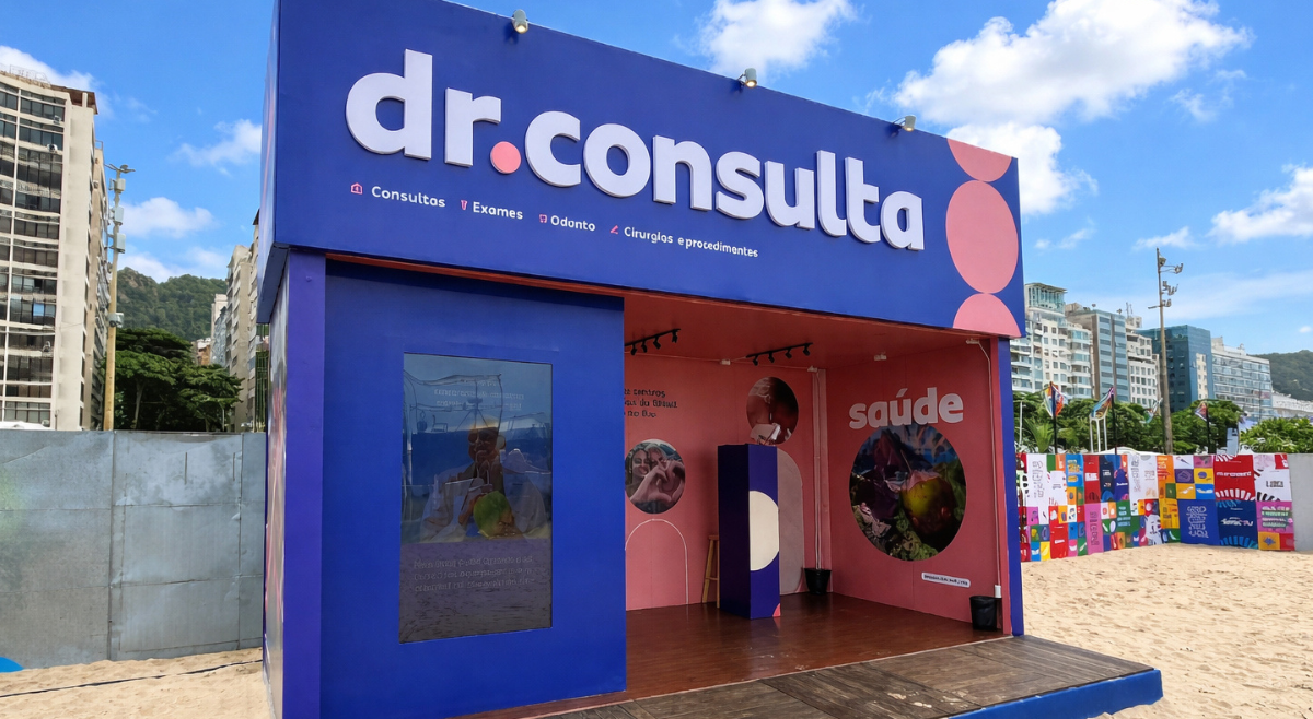 Demonstração do estande do dr.consulta na fan fest 2026 em Copacabana