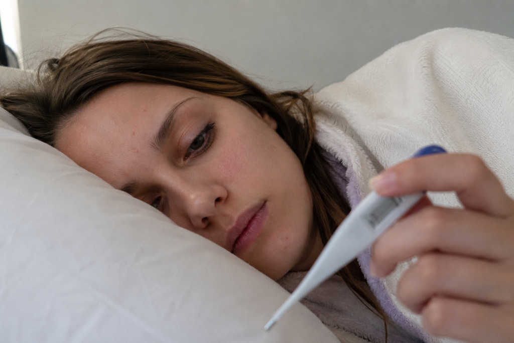 Como baixar a febre: 8 dicas que realmente ajudam